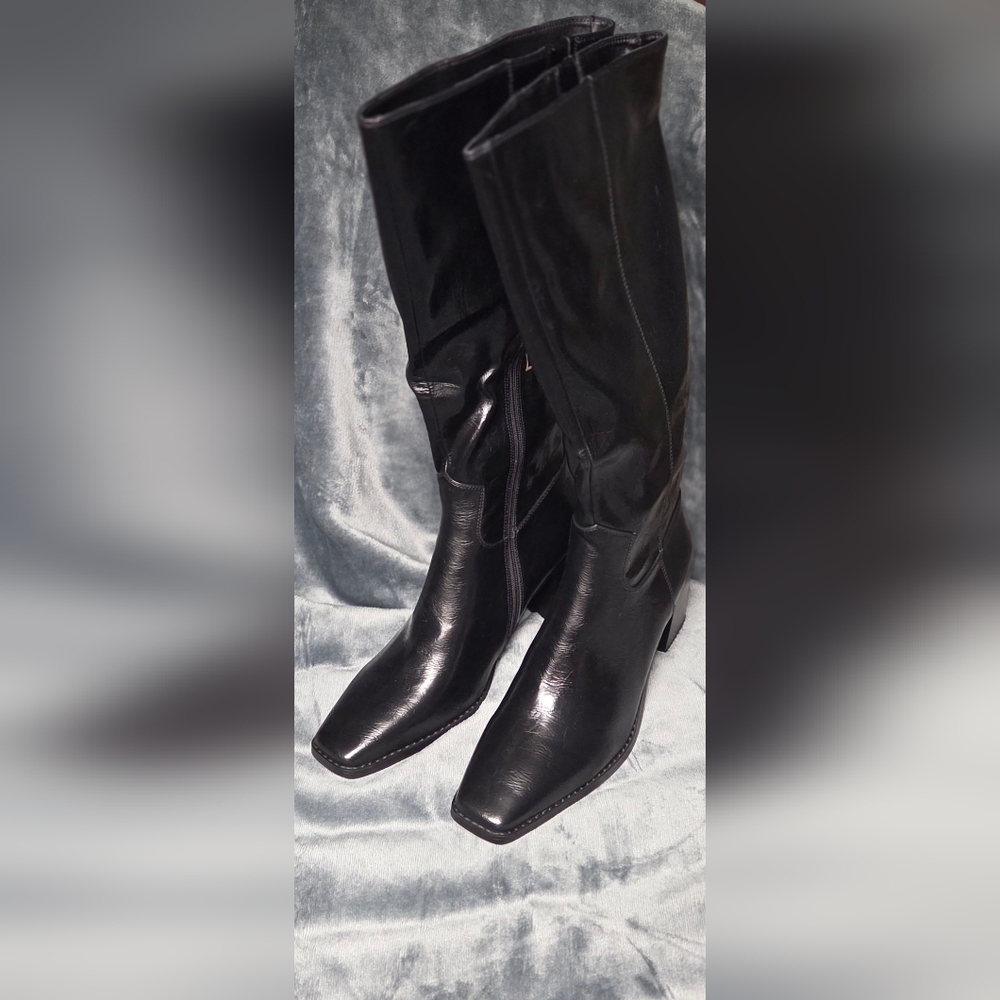 Black Women's Knee-High Boots